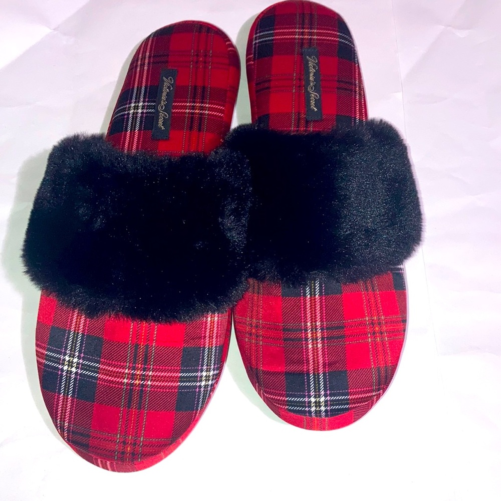 New Victoria’s  Secret Slippers